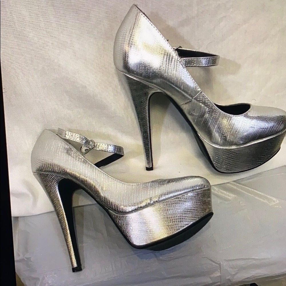 Anne Michelle Women’s 7 Stiletto with 5-1/2” Heels